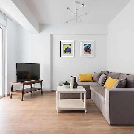 Stunning Flat With Lovely Terrace & Parking Garage アテネ エクステリア 写真